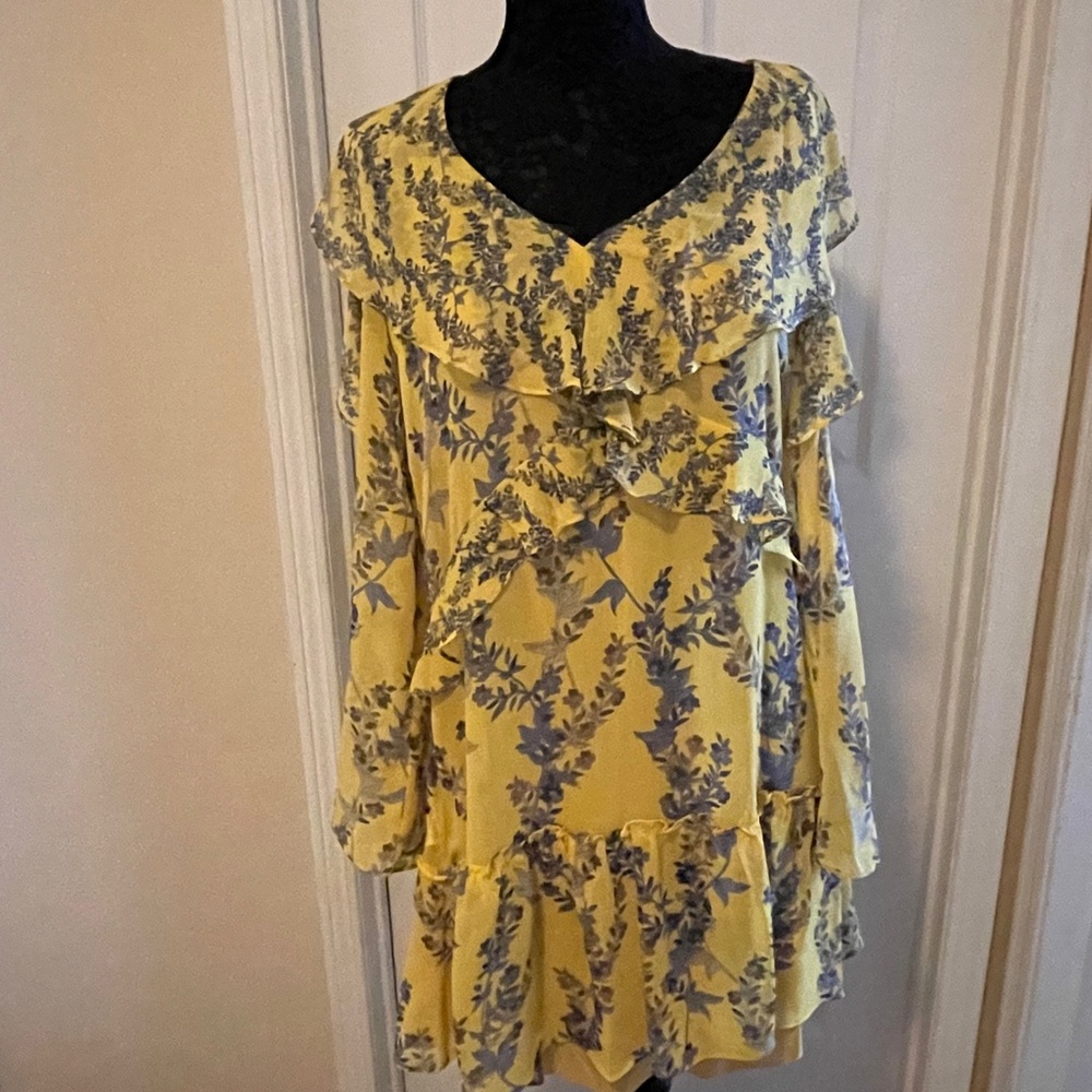 NWT! BCBG floral yellow dress with cold shoulder long sleeves. Size M
